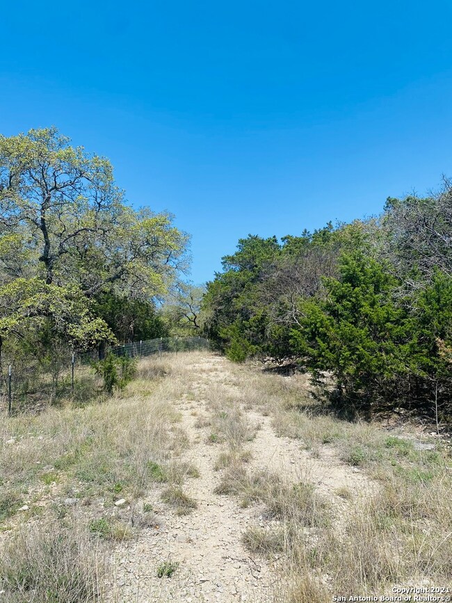 3939 Wilderness Rim, San Antonio, TX 78261 - photo 4