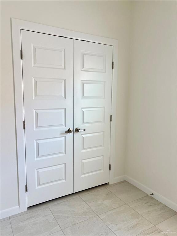 Detailed view of baseboards