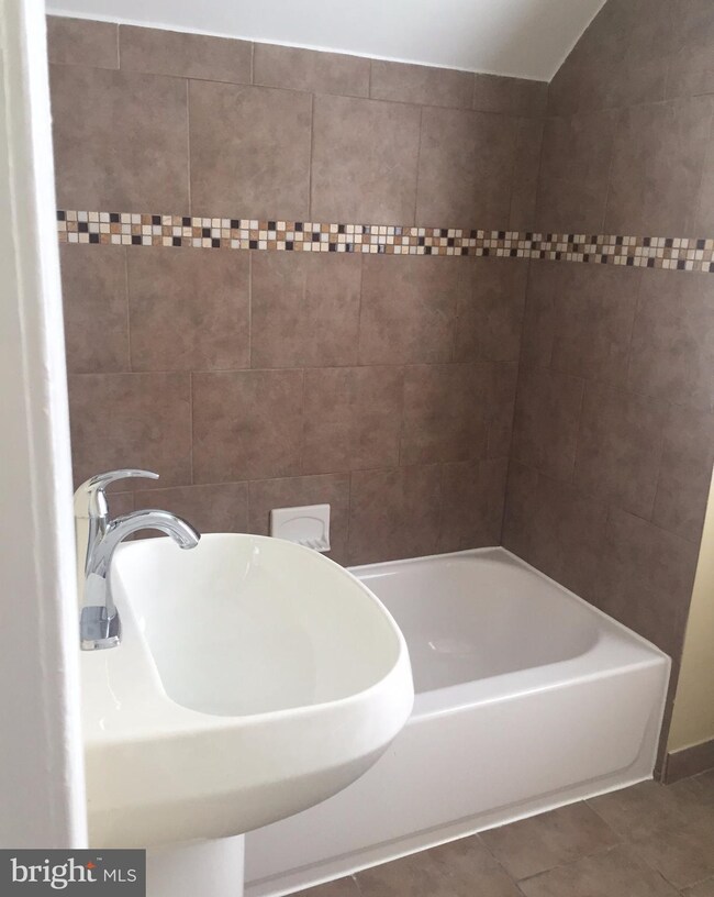 924 Mentor Ave, Capitol Heights, MD 20743 - photo 7