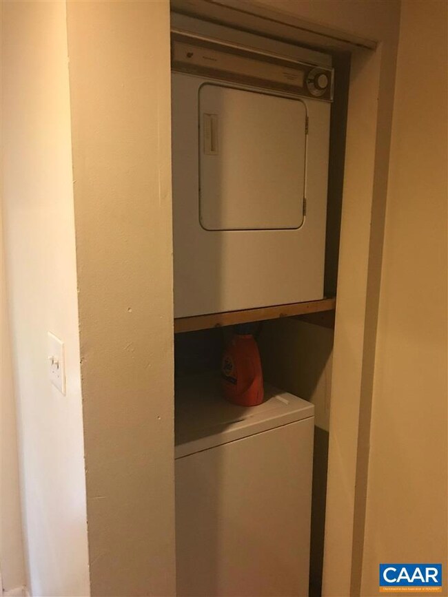 1303 Wertland St unit A4, Charlottesville, VA 22903 - photo 5