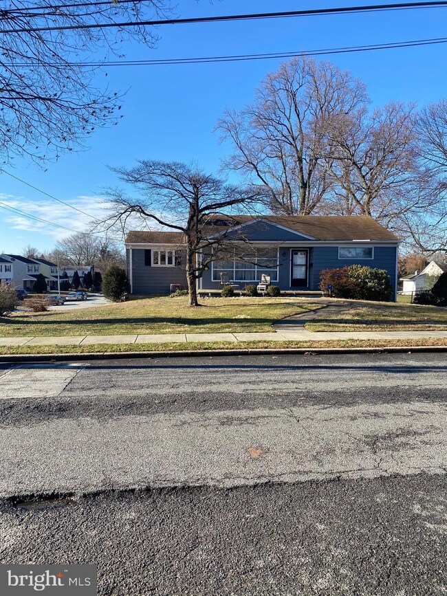 803 Amosland Rd, Morton, PA 19070 - photo 3