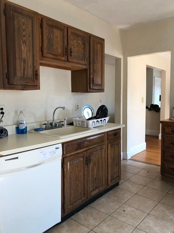 136 Parsons St unit 2, Boston, MA 02135 - photo 4