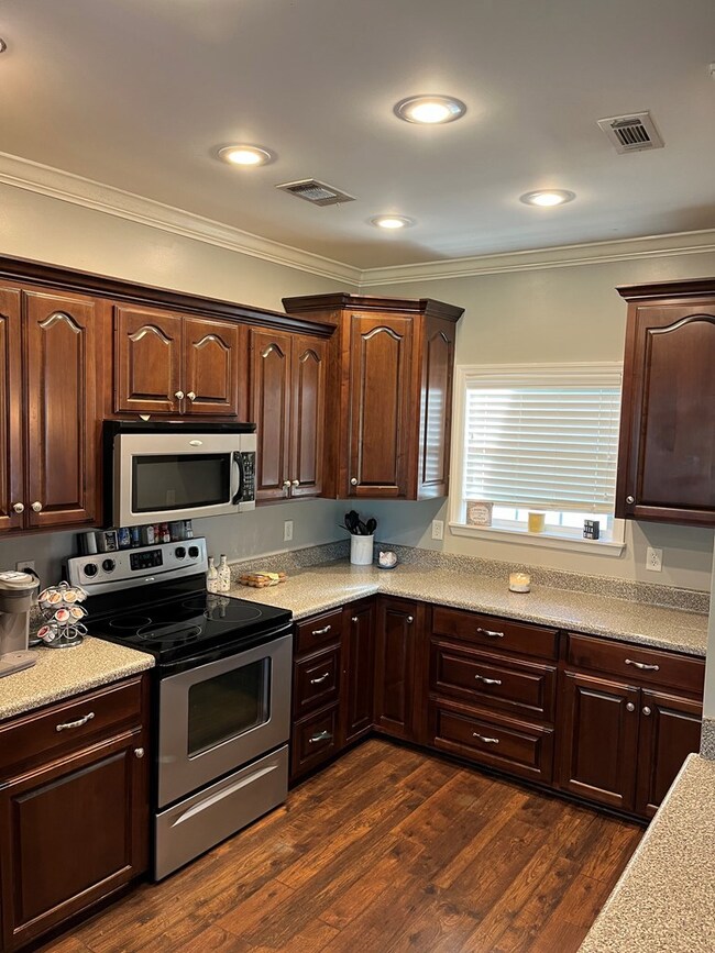 34 Surrey Cir, Tifton, GA 31793 - photo 2