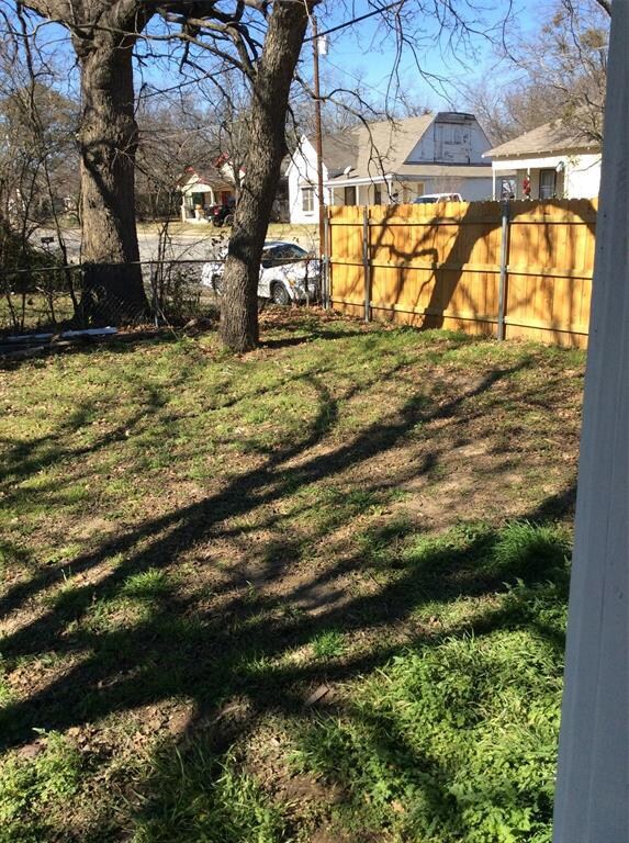 415 N Brazos Ave, Cleburne, TX 76031 - photo 6