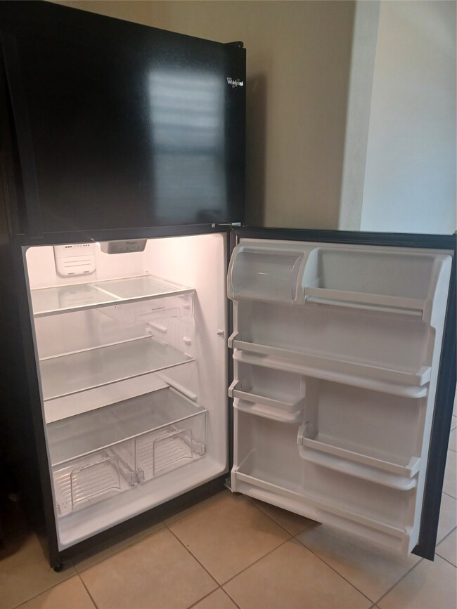 32592 Decker Creek Dr, Pinehurst, TX 77362 - photo 7