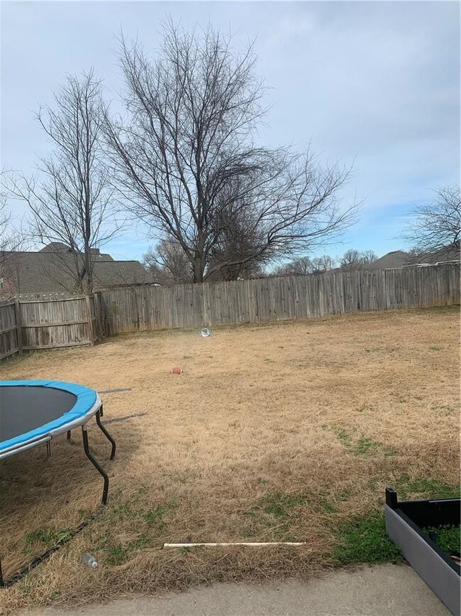 1450 Leesburg Ave, Springdale, AR 72764 - photo 5