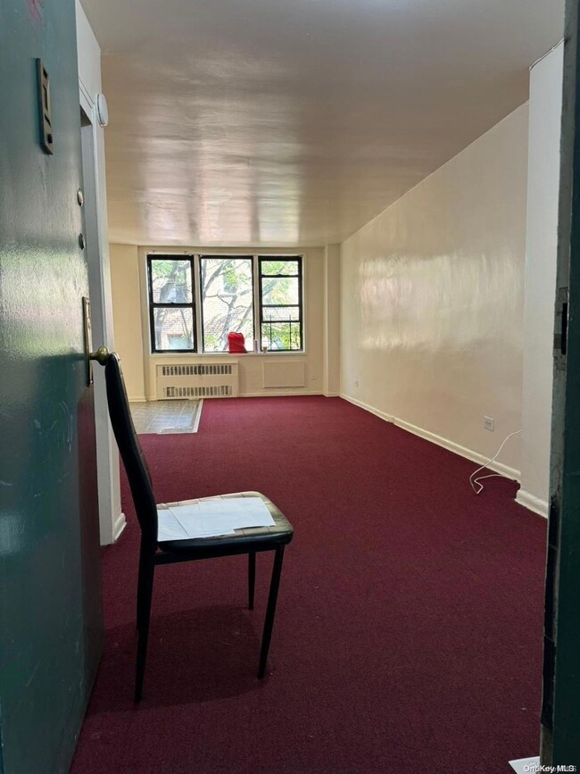 83-30 Vietor Ave unit 601, Elmhurst, NY 11373 - photo 3