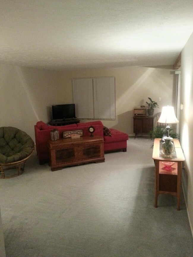 2842 Avati Dr unit C2, Columbus, OH 43207 - photo 5