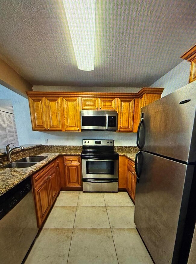 1661 Balfour Point Dr unit G, West Palm Beach, FL 33411 - photo 3