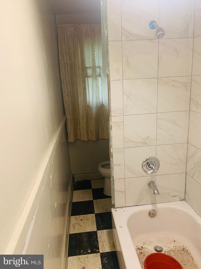 602 Glenolden Ave, Baltimore, MD 21216 - photo 4