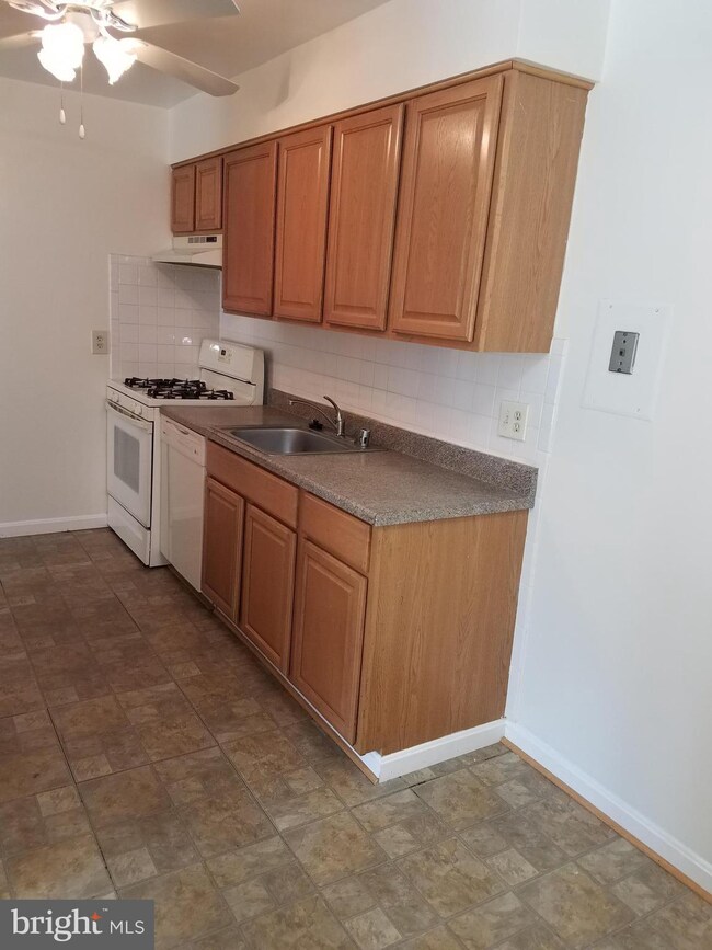 2309 Greenery Ln unit 101, Silver Spring, MD 20906 - photo 3