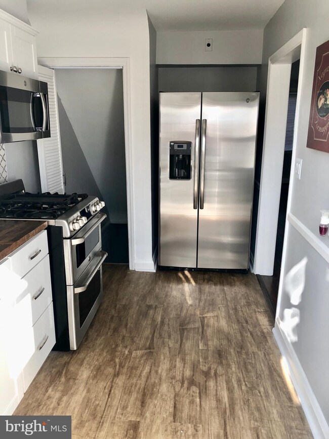 6519 Belle Vista Ave, Baltimore, MD 21206 - photo 7