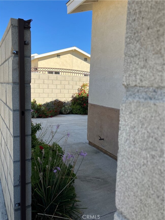 17548 Court St, Fontana, CA 92336 - photo 6