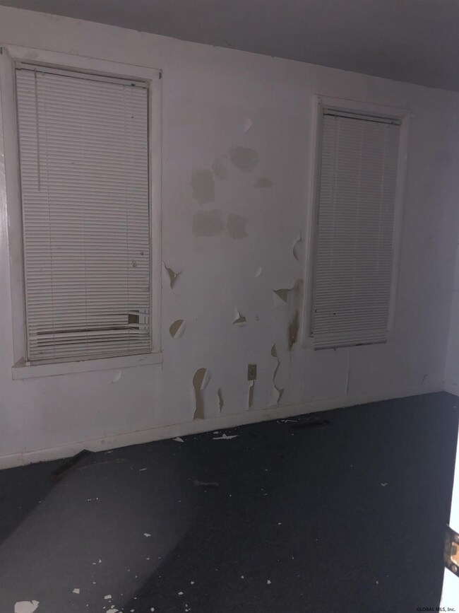 915 Strong St, Schenectady, NY 12307 - photo 2