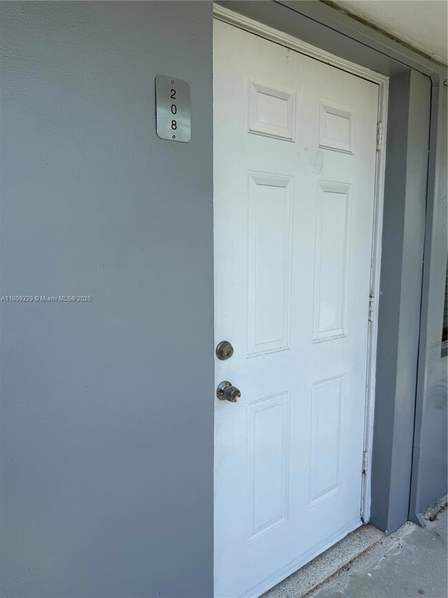 519 SW 27th Ave unit 208, Fort Lauderdale, FL 33312 - photo 5