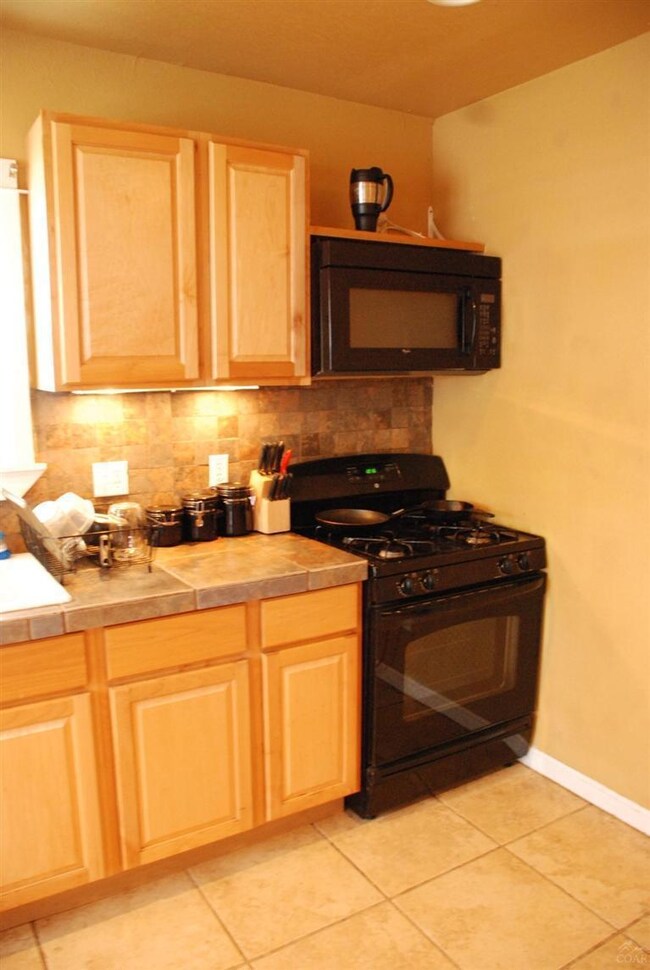 154 SW 2nd St, Redmond, OR 97756 - photo 4