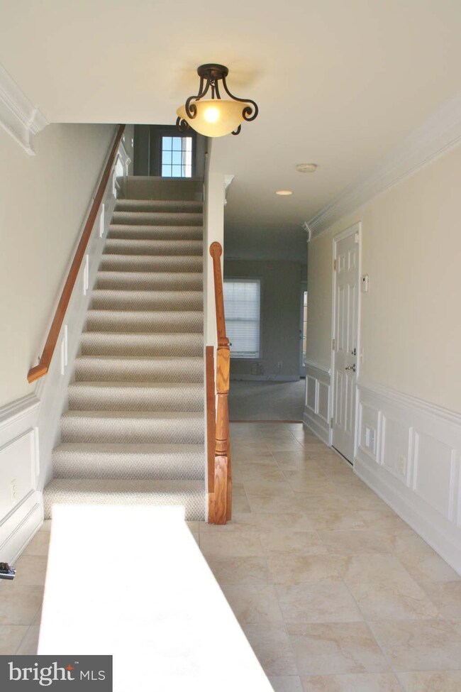 14659 Crossfield Way unit 165A, Woodbridge, VA 22191 - photo 2