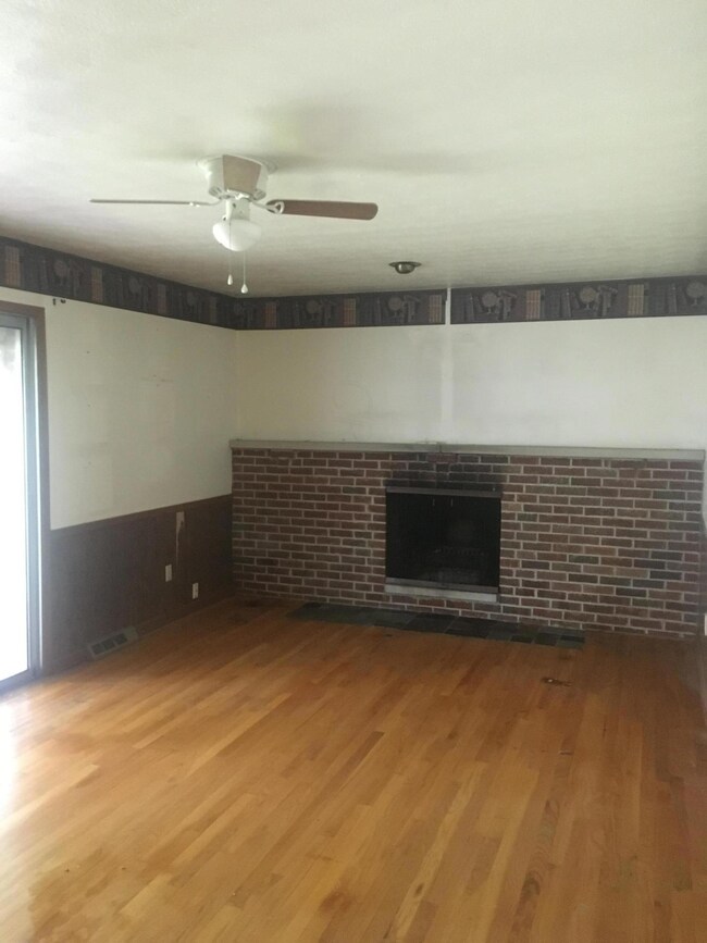 1730 Harrington Dr, Columbus, OH 43229 - photo 5