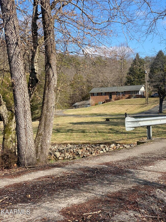 CFF7930C-DB2B-4BC7-A080-FE1B823D0182