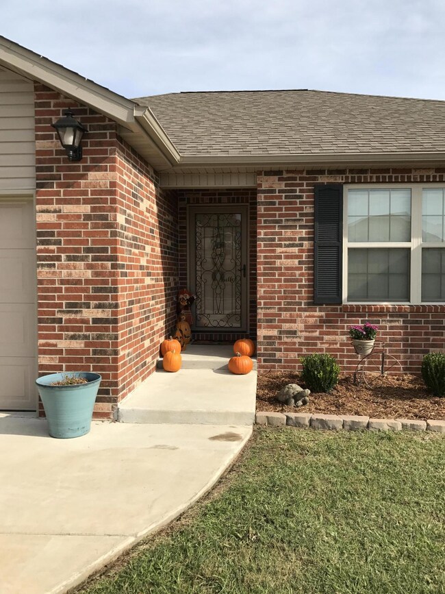 102 Thunder Ridge Ct, Branson, MO 65616 - photo 2