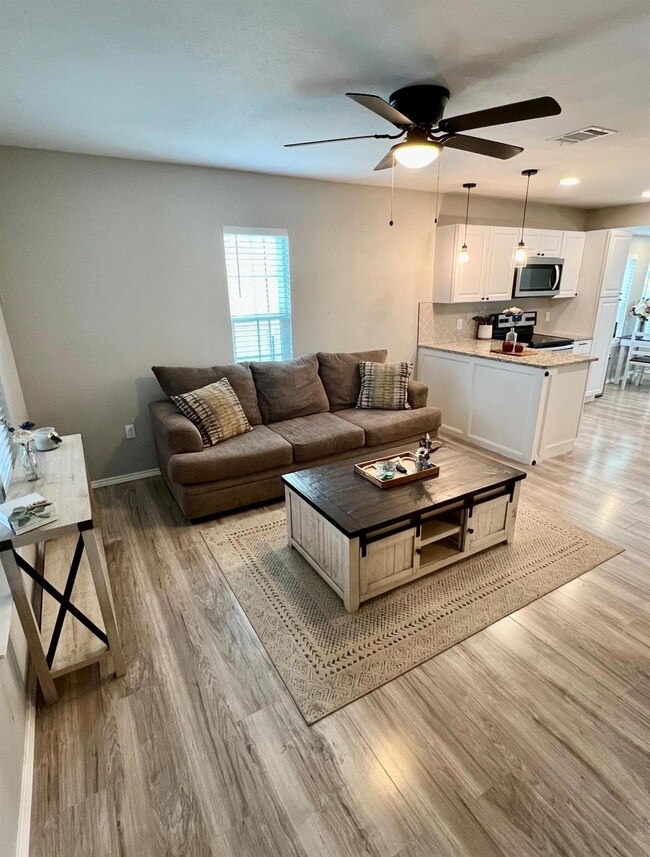 111 Herberta St, Pottsboro, TX 75076 - photo 3