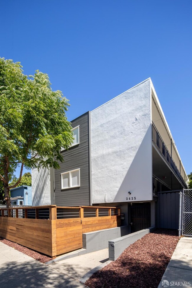 2425 Grant St, Berkeley, CA 94703 - photo 4
