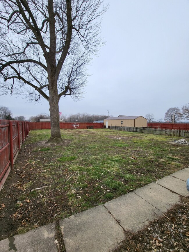 1312 N 9th St, Elwood, IN 46036 - photo 6