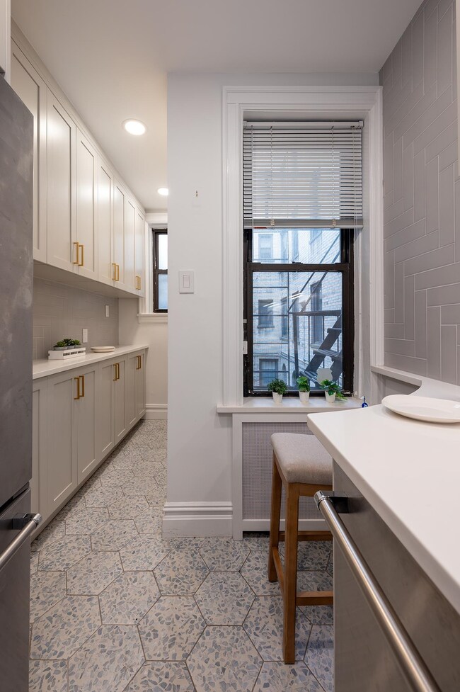 131 Kensington Ave unit 105, Jersey City, NJ 07304 - photo 5