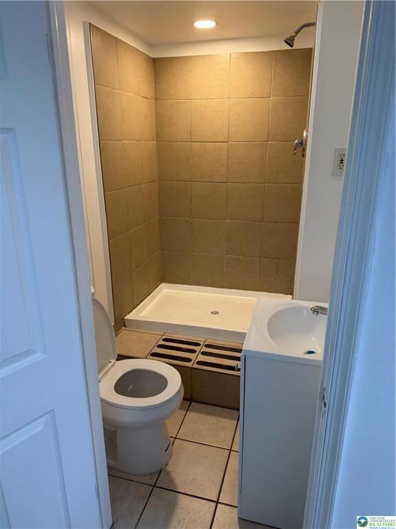 1st Floor Bathroom