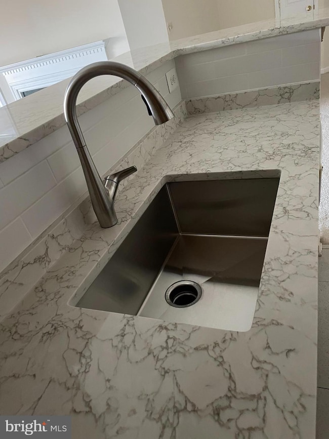 11314 Westbrook Mill Ln unit 302, Fairfax, VA 22030 - photo 7