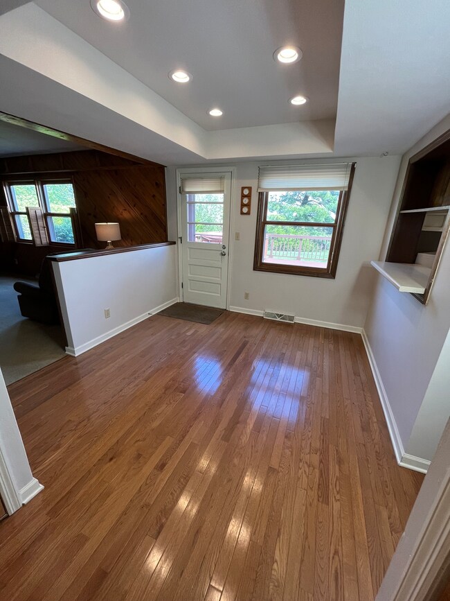 4740 Woodcrest Dr, Columbus, IN 47203 - photo 6