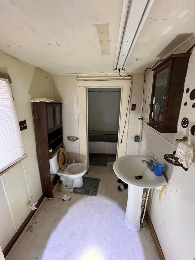 222 Avalon St, Brookhaven, MS 39601 - photo 6