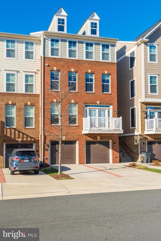 25205 Briargate Terrace, Chantilly, VA 20152 - photo 2