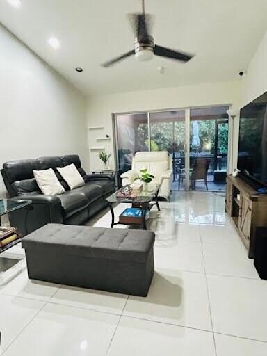 7624 Pinewalk Dr S unit 147, Margate, FL 33063 - photo 5