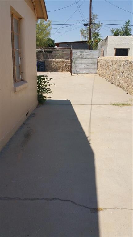 7721 Acapulco Ave, El Paso, TX 79915 - photo 3