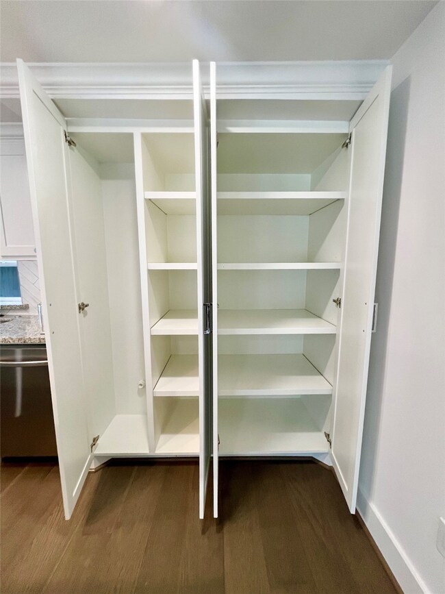 2008 Elmen St unit 2, Houston, TX 77019 - photo 5