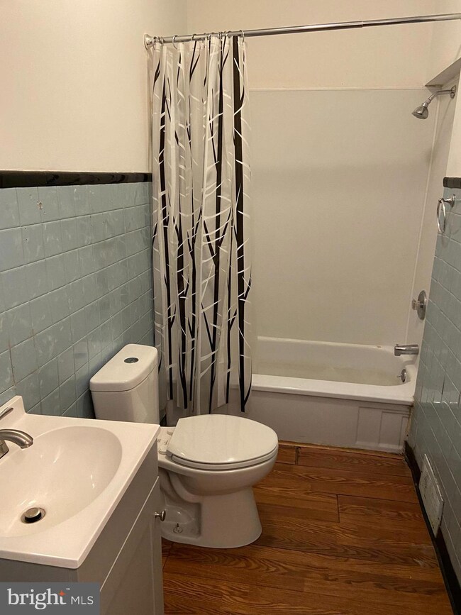 446 Chestnut St, Columbia, PA 17512 - photo 3