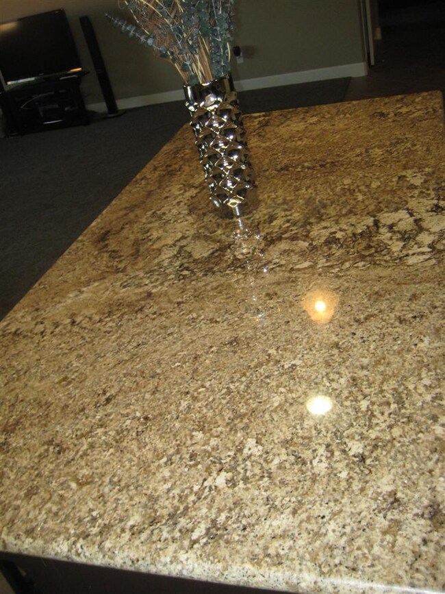 7045 E Ramona Way, Fresno, CA 93727 - photo 7