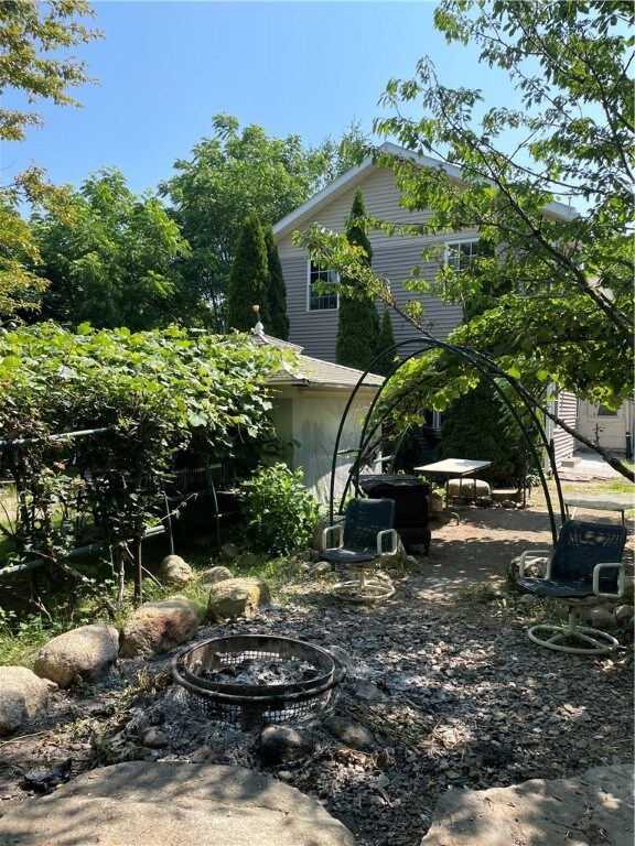 48 Lonsdale St, West Warwick, RI 02893 - photo 6