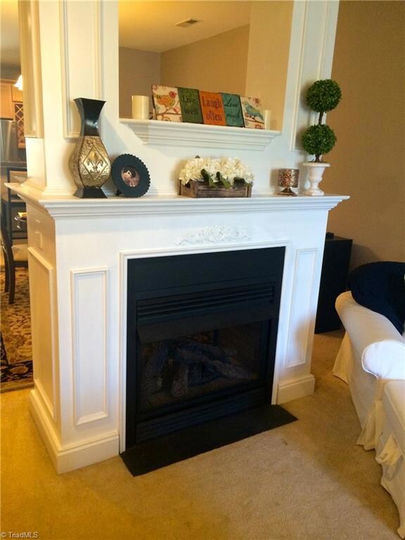 Double sided fireplace - Living room View