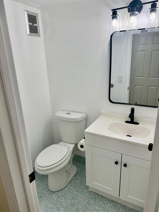 337 Windsor O, West Palm Beach, FL 33417 - photo 4