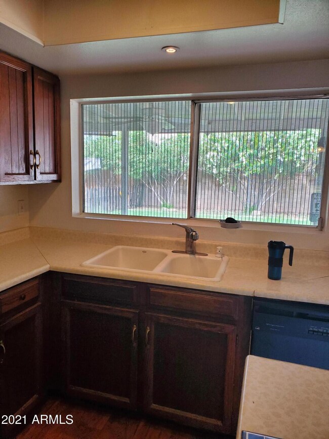 12028 N 41st Dr, Phoenix, AZ 85029 - photo 6