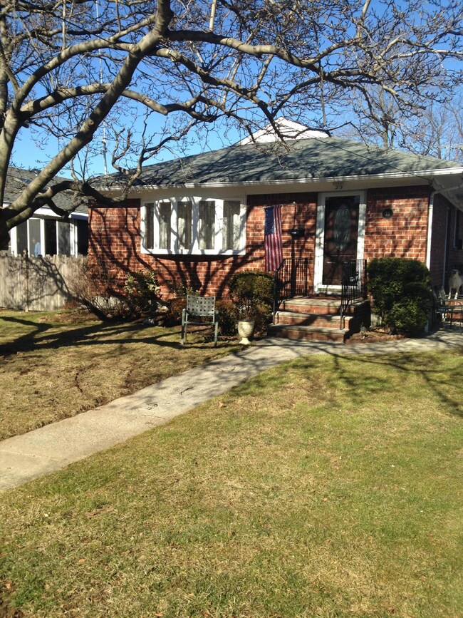 35 Ravenhurst Ave, Staten Island, NY 10310 - photo 2
