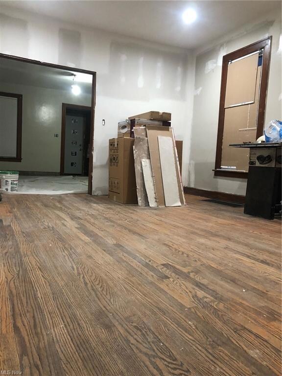 Dining Area, Lower Unit,