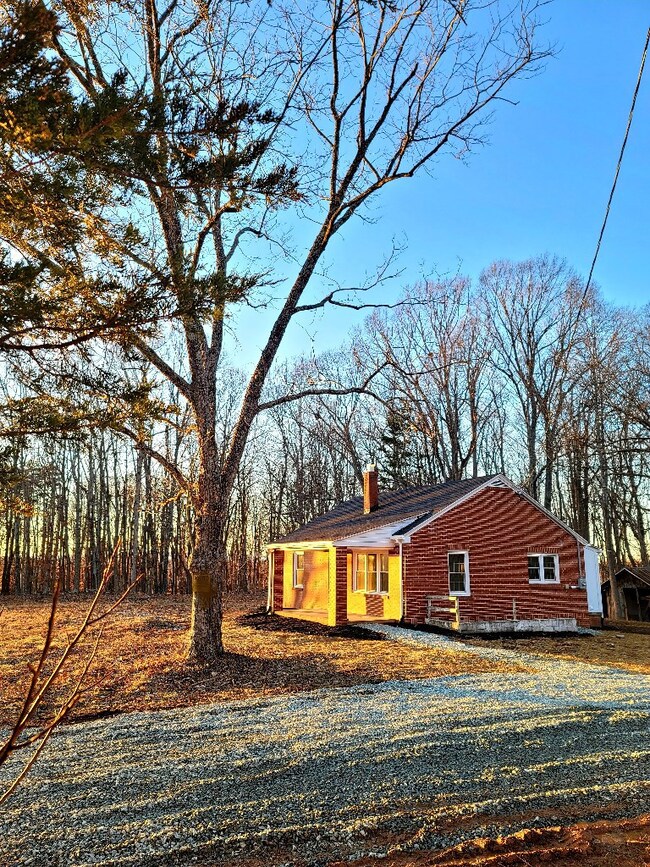 4146 Triangle School Rd, Callands, VA 24530 - photo 4