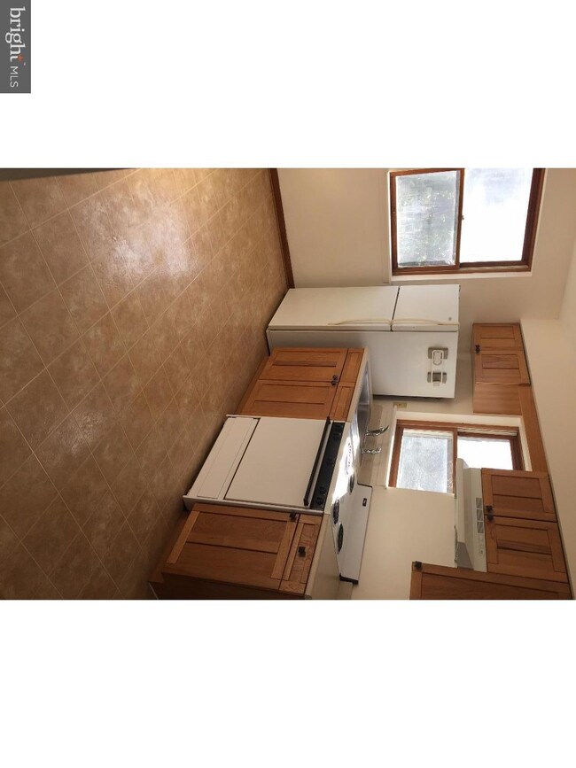 38 E State St unit REAR, Doylestown, PA 18901 - photo 4