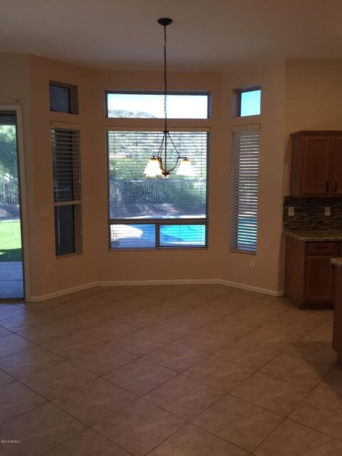 Eat-In Kitchen