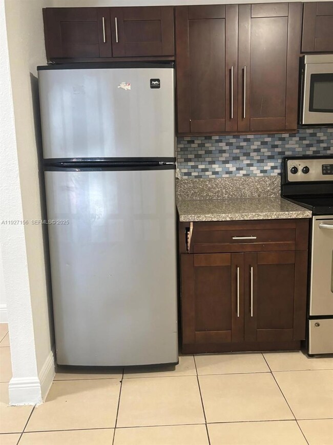 5100 SW 41st St unit 219, Hollywood, FL 33023 - photo 2