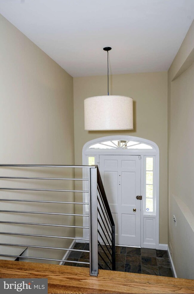 1537 Dahlia Ct, McLean, VA 22101 - photo 2