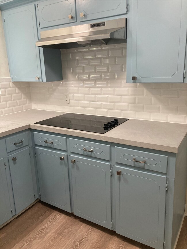 1713 Parkcrest St, Alvin, TX 77511 - photo 5